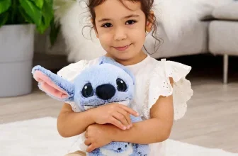 Simba Disney Stitch Live Action Plüschfigur in Blau mit 25 cm Höhe