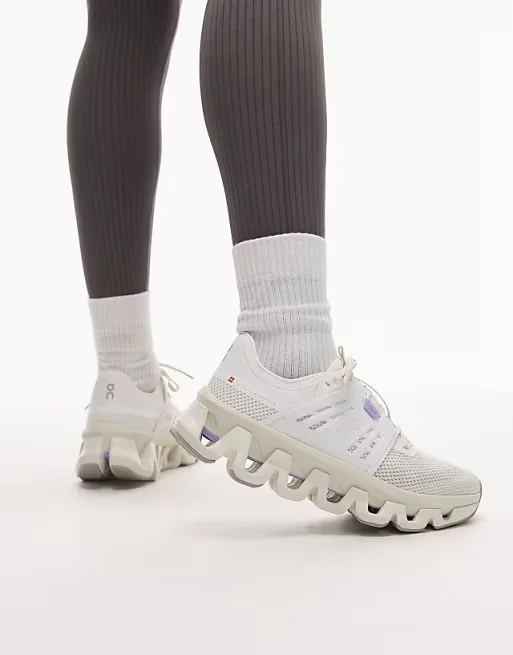 On – Cloudswift Amp – Laufsneaker in Weiß (Gr. 36 bis 43)