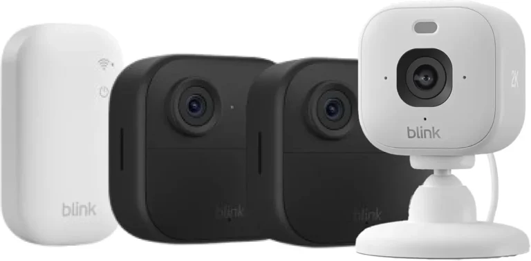 Blink Outdoor 4 Kameraset mit zwei Außenkameras und Blink Mini 2K+ Innenkamera