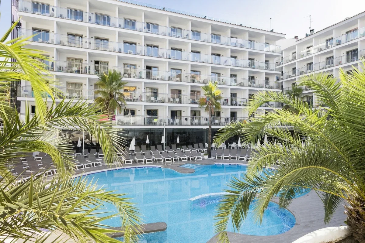 Spanien Frühbucher 2027: 7 Tage Katalonien im 4-Sterne-Hotel mit Flug & Vollpension ab 389 €