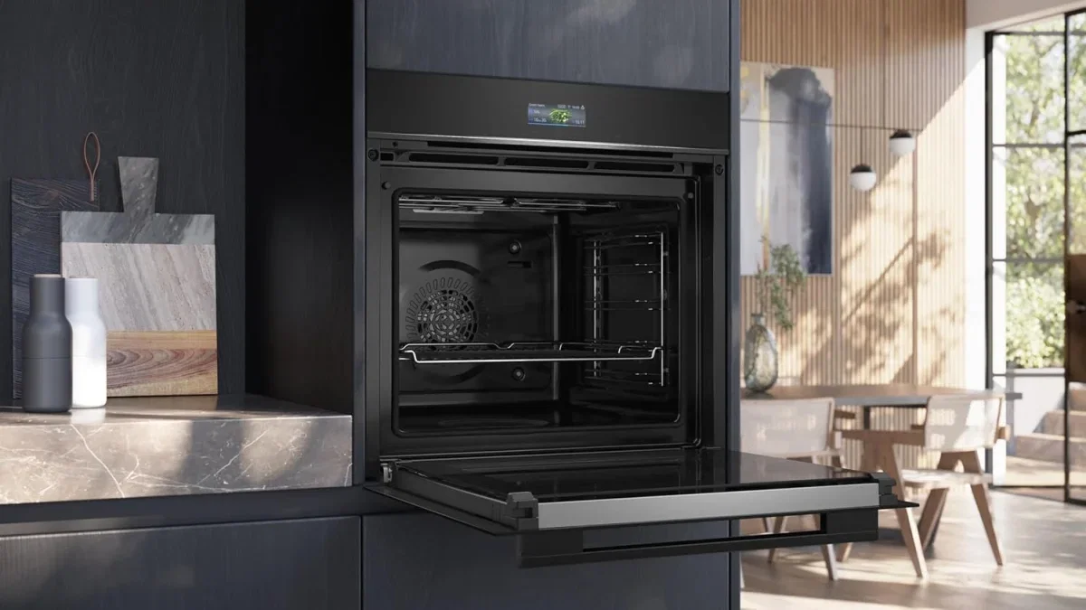 Siemens iQ700 Smarter Einbau-Backofen HB774G1B1