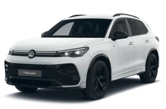 Weißer Volkswagen Tiguan R-Line SUV mit schwarzen Felgen und Frontansicht auf weißem Hintergrund