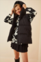 Happiness İstanbul Puffer Weste in Schwarz -Einheitsgröße für 16,39 € inkl. Versand (statt 32,99 €)