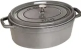 Staub Gusseisen Bratentopf (37 x 31 cm, graphitgrau, 8 Liter Volumen) für 170,00 € inkl. Versand statt 228,31 €