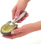 Master Class Avocadoschneider aus Edelstahl