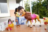 Barbie FXH16 – Reitspaß mit Barbie brünett und Chelsea brünett  für 28,75 € (Prime) statt 53,99 €