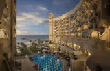 Dubai Frühbucher: 5* Strandhotel 🌴🌊 Bahi Ajman  Palace Hotel mit All Inclusive, Zug zum Flug, Flügen & Transfer ab 598€ p.P