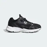 Adidas Astir Schuh IE9886 für 55,44 € inkl. Versand (statt 95,00 €)