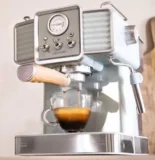 Cecotec Power Espresso 20 Tradizionale Espresso- und Cappuccinomaschine mit Milchaufschäumer