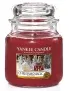 Yankee Candle Duftkerze im Glas (mittelgroß) / Christmas Magic / Brenndauer bis zu 75 Stunden für 16,72 € inkl. Prime Versand (statt 21,33 €)