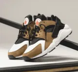 NIKE Air Huarache LE (Gr. 40 -45) für 77,00 € inkl. Versand statt 110,00 €