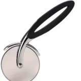 Blumtal Pizzaschneider aus Edelstahl mit edlem Fingerschutz für 4,99 € inkl. Prime-Versand