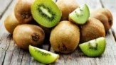 Marktguru: 0,40 € Cashback auf Kiwi (effektiv 8-Stück-Packung Kiwi Gold für 2,59 € bei Kaufland) 🥝