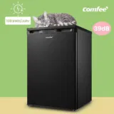 Comfee RCD141DK2 Kühlschrank mit Gefrierfach (98L Tischkühlschrank/Obst- und Gemüsefach/Temperaturregelung/LED Beleuchtung/39 dB/139 kWh) für 186,10 € inkl. Versand (statt 229,00 €)