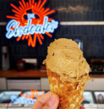 Gratis 🍦 frisch gebackenes Waffelhörnchen mit zwei Kugeln Eis [Die Eisdealer – Mönchengladbach]