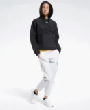 Reebok Edgeworks Jogginghose in weiß für 25,98€ inkl. Versand (statt 45€)