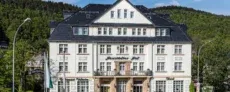 Erzgebirge: Im 4* Hotel Neustädter Hof ein Doppelzimmer mit Frühstück, Sauna und Late-Check-Out für 89€ zu zweit (bis Ende August)