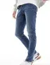 Jack & Jones Intelligence (Glenn – Jeans mit schmalem Schnitt in Mittelblau) für 27,80 € inkl. Versand (statt 36,00 €)