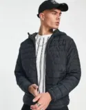 Jack & Jones – Leichte Steppjacke in Schwarz mit Kapuze