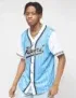 Karl Kani Varsity Block Pinstripe Baseball Shirt (Gr. S bis XL) für 31,99 € inkl. Versand (statt 47,38 €)