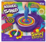 Kinetic Sand Swirl ’n Surprise Set – mit 907 g vier Farben und Drehscheibe für 16,99 € inkl. Prime-Versand (statt 30,44 €)