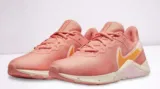 Nike Performance Legend Essential 2 Damen Trainingsschuh für 39,90 € inkl. Versand (statt 52,00 €)