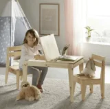 Modern Living Kindersitzgruppe aus Kiefernholz mit aufklappbaren Tisch und 2 Stühlen ab 49,00 €
