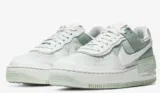 Nike Air Force 1 Shadow Damenschuh in „Pistacchio“ für 97,49€ inkl. Versand (statt 130€)- Nike Member