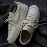 Nike Killshot 2  HQ1657 105 (Gr. 36 bis 40) für 53,00 € inkl. Versand (statt 71,98 €)