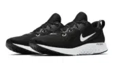 Nike Legend React Herren Sneaker [Gr. 40 bis 47 1/2] für 49,99€ inkl. Versand statt 64,99€