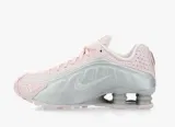 Nike Shox R4 (barely rose / platinum Ar3565-600) für 72,03 € inkl. Versand (statt 100,00 €)