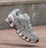 Nike Shox TL Trainer grau/rosa/schwarz (Gr. 39, 41-44,5)