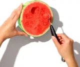 OXO Good Grips Melonenausstecher 🍉 aus Edelstahl (spülmaschinenfest) für 9,98 € inkl. Prime-Versand (statt 14,89 €)