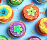 Rcanedny 330 Stück essbare Blumen Cupcake Topper für 5,99 € inkl. Prime-Versand