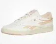 Reebok Club C Revenge (Chalk / Wea Beige / Alabaster) für 48,97 € inkl. Prime-Versand (statt 69,95 €)