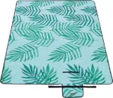 SONGMICS Picknickdecke 300 x 200 cm (2 Farben) für je 17,99 € inkl. Prime-Versand