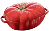 Staub Mini Cocotte Tomate für 19,90 € inkl. Versand (statt 27,68 €)