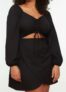 Trendyol Curve Große Größen Kleid mit Wickelschnitt (Gr. 44 bis 52) für 15,19 € inkl. Versand