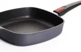 Woll Diamond Lite Guss-Pfanne viereckig (26×26 cm, nicht induktionsgeeignet) für 43,58 € inkl. Versand (statt 87,96 €)