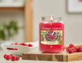 Yankee Candle Duftkerze im Glas (groß) | Red Raspberry | Brenndauer bis zu 150 Stunden
