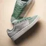 adidas Campus 00s (silver green / off white / linen green) Ji3174 (Gr. 36-48) für 69,65 € inkl. Versand (statt 101,99 €)