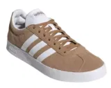 adidas Freizeitschuh VL Court 2.0 in braun/weiß (Gr. 40 – 47 1/3) – für 38,95 € inkl. Versand statt 51,19 €