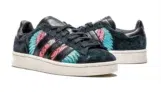 Adidas Campus 00s Notting Hill Carnival core black/core black/core black für 47,27 € inkl. Versand (statt 90,00 €)