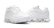 adidas Originals – Megaride – Sneaker in Weiß (Gr. 36 bis 40 2/3) für 77,00 € inkl. Versand (statt 101,99 €)
