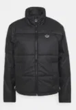 adidas Short Puffer Jacke (2 Farben,Gr. 32 bis 34) für 29,94 € inkl. Versand (statt 44,98 €)
