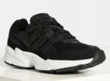 adidas Sneaker Yung-96 J W (Gr. 35,5 – 38 1/3) für 33,55 € inkl. Versand (statt 55,93 €)