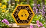 die Biene Maja & Willi Bienenhotel im Waben-Design 🐝