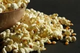 Seeberger Mikrowellen-Popcorn salzig mit Sonnenblumenöl 24er Pack (24 x 90 g)