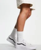 Vans UA Sk8-Low Sneaker (40.5 bis 47) für 48,00 € inkl. Versand statt 60,00 €