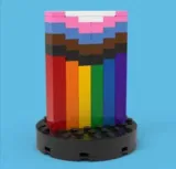 Baue eine LEGO® Fortschritts-Prideflagge 🏳️‍🌈 und nimm sie gratis mit nach Hause!